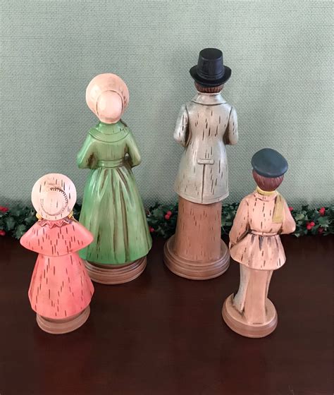 Vintage Christmas Carolers, Caroling family figurines, Handpainted ceramic singing family of ...