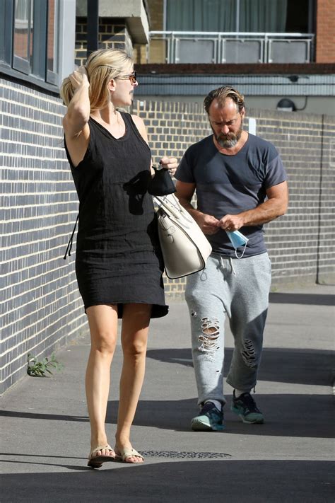 Phillipa Coan and Jude Law - Out in London 08/05/2020 • CelebMafia