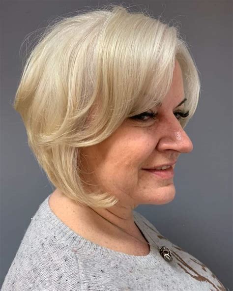 29 Slimming Short Hairstyles for Women Over 50 with Round Faces