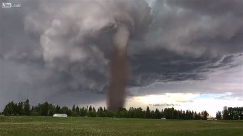 Amazing Footage Of Tornado In Canada !! - YouTube