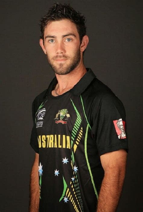 Glenn Maxwell Batting Bowling Averages - Live Cricket Match