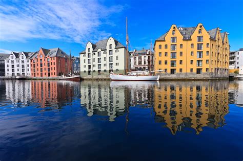 Alesund cruise port - Visit Alesund, Norway with Cunard