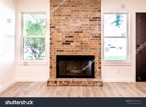 Empty Living Room Fireplace White Walls Stock Photo 1810589719 | Shutterstock