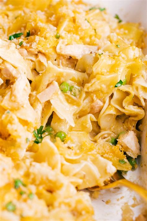 Easy Tuna Noodle Casserole is a creamy and delicious meal that is quick ...