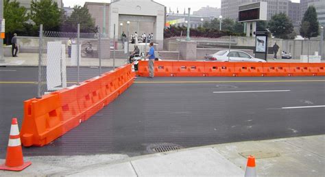 Plastic Jersey Barricades for Highway Safety Barriers - Highway Signals