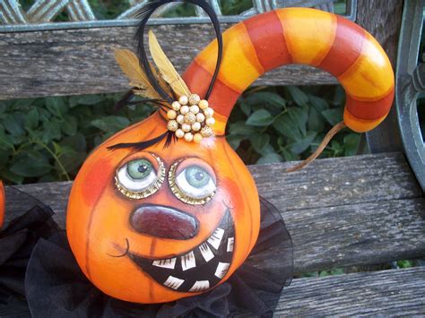 Welcome to The Country Hollow's blog!: A Couple Of New Gourds for Halloween