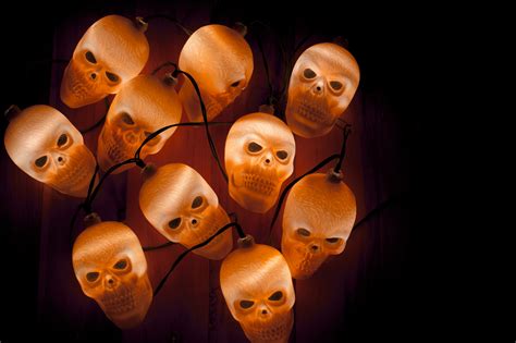 Image of Cluster of glowing orange Halloween skulls | CreepyHalloweenImages