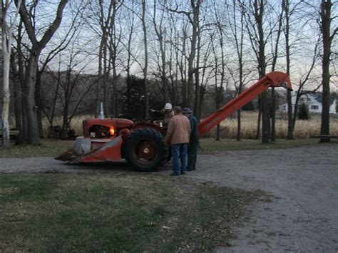 Mounted Corn Picker Model 33