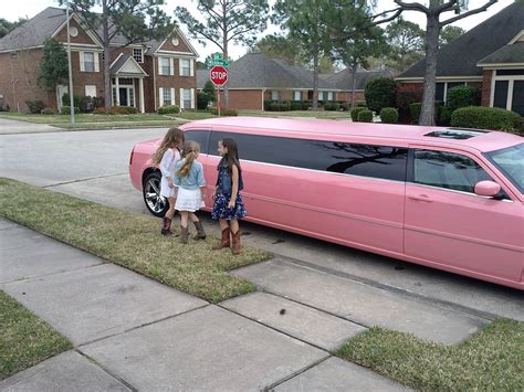 PINK DREAM LIMO FOR BIRTHDAYS | Limo Service Houston Limousine