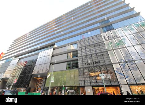 People visit Ginza Six shopping mall in Ginza Tokyo Japan Stock Photo - Alamy