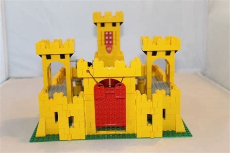 Vintage Lego Yellow Castle 375 / 6075 - !!!RARE!!! First Castle