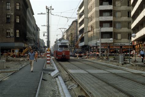 Wien WVB SL O (E 4623) Favoritenstrasse im Juli 1982. - Bahnbilder.de