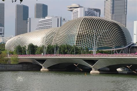 Esplanade-Theatres on the Bay (Singapore, 2002) | Structurae