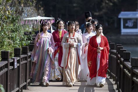 石燕湖景区举办首届汉服节 弘扬传统文化 - 惠旅资讯 - 快乐旅游中惠旅 - 华声在线专题