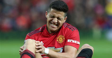 Solskjaer reveals extent of Alexis Sanchez's bad knee injury