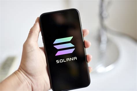 Solana Promises ‘Detailed Post-Mortem’ After 17-Hour Outage - Bloomberg