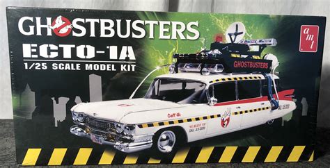 AMT - Ghostbusters 1:25 scale Ecto-1/Ecto-1A Plastic Model Kit #AMT-750