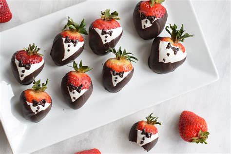 Follow this step-by-step guide to make tuxedo strawberries. The simple ...