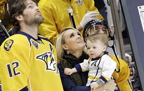 Carrie Underwood Family Photos, Husband, Son, Age, Weight, Height