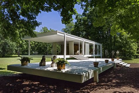 Less is More: Mies van der Rohe, a Pioneer of the Modern Movement ...