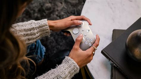 Xbox reveals new 'Lunar Shift Special Edition' wireless controller ...