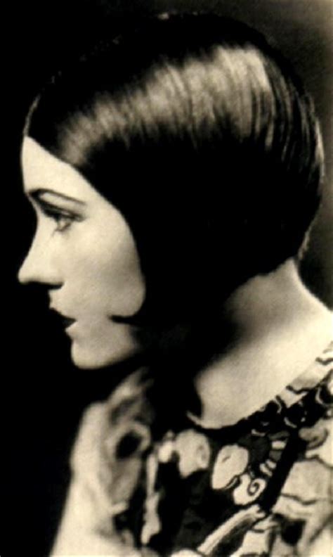 Gloria Swanson | Biography (1899-1983) / Gallery