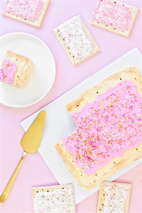 DIY Giant Pop Tart Cake - Studio DIY