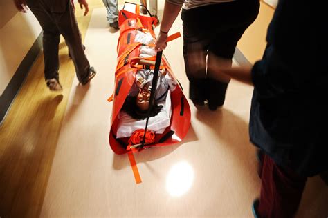 NYC hospitals evacuated for superstorm - Photo 1 - Pictures - CBS News