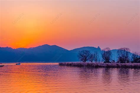 Wuhan East Lake Scenic Area Picture And HD Photos | Free Download On Lovepik