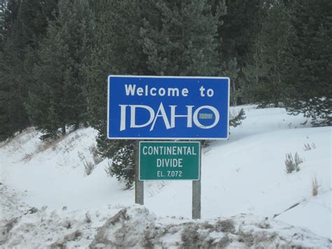 Continental Divide | Sign marking the continental divide on … | Flickr