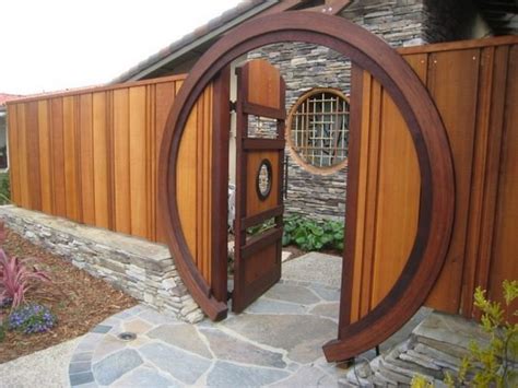 15 Gorgeous Moon Gates For Your Backyard - The ART in LIFE