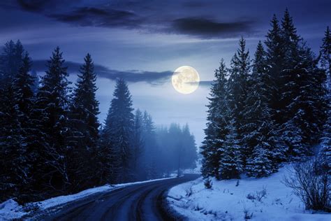 Snow Moon 2024: February Full Moon Spiritual Meaning, Energy - Parade