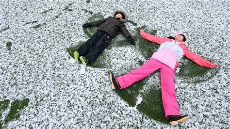 Los Angeles area still blanketed by snow in rare heavy storm