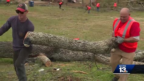 Volunteers continue Jacksonville storm damage cleanup