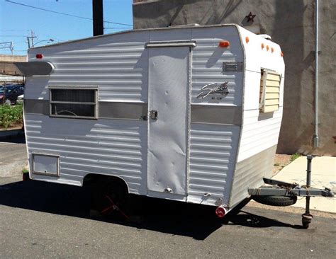 Vintage RV 1971 Shasta Compact camper @ Campers for sale