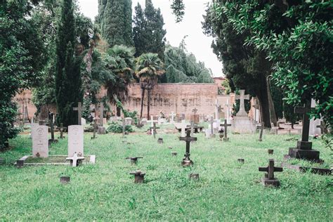 Cemetery on San Michele island in Venice – free photo on Barnimages