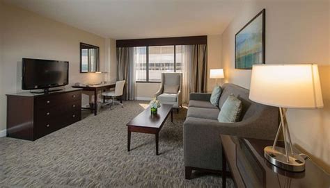 HILTON HOUSTON PLAZA/MEDICAL CENTER - Updated 2018 Prices & Hotel ...