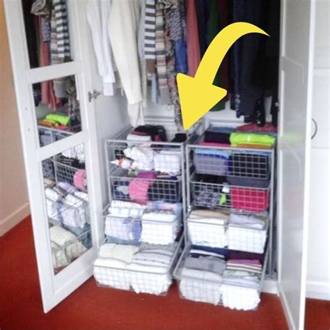 Small Closet and Too Much Stuff? Try These 35 Hacks | Dorm room ...