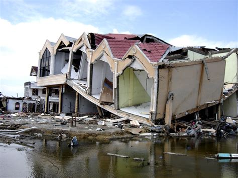 Free picture: tsunami, flooding, completely, destroyed, apartment, buildings
