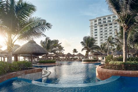 JW Marriott Cancun Resort & Spa, Cancún, Quintana Roo, Mexico - Resort Review - Condé Nast Traveler