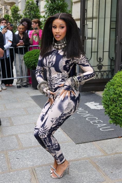 Cardi B's Natural Hair-Care Journey Photos | POPSUGAR Beauty UK