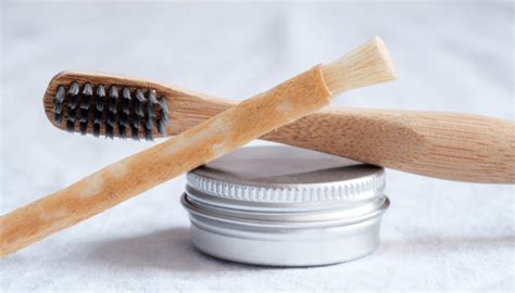 The Benefits of Miswak: A Therapy for Your Teeth and Gums - Healthwire.pk