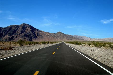 File:The Great American Road Trip Death Valley 4889481758.jpg - Wikimedia Commons