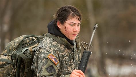 Female candidate takes on the U.S. Army's Sapper School