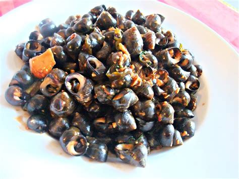 Susan's Savour-It!: Cantonese Wok Snails In Black Bean Sauce...
