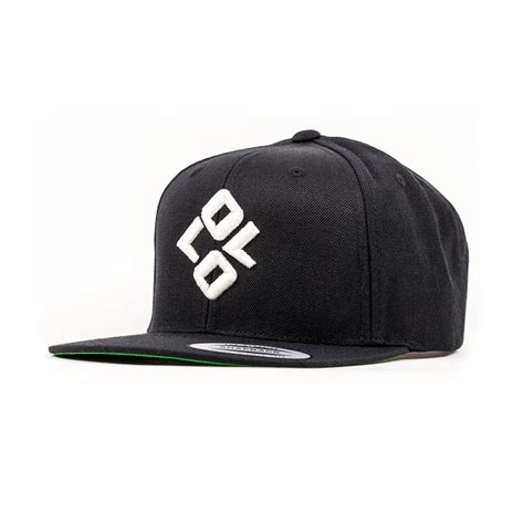 SNAPBACK HAT BLACK