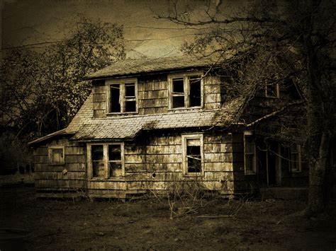 creepy old house