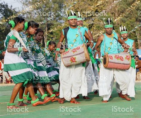 The Tribal folk artist performed oraon folk dance on the occasion of... | Dance pictures, Dance ...