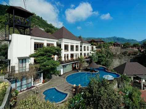 Best Price on Jambuluwuk Batu Resort in Malang + Reviews