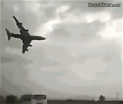 Plane GIFs | GIFDB.com